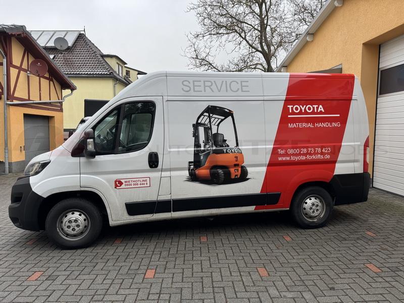 TOYOTA-Stapler Deutschland. Transporter Peugeot Boxer ausgestattet mit ASN-Gesundheitssitz K 611 Ergoform 