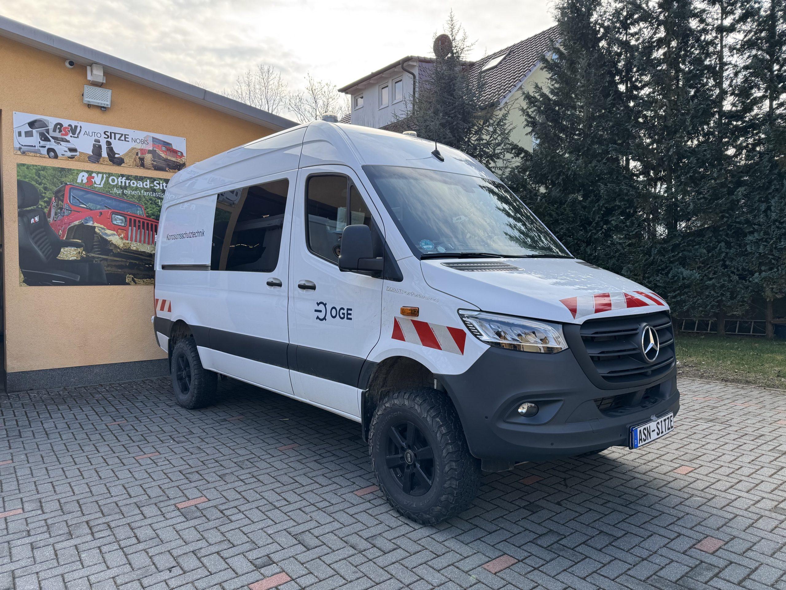 FA. OGE Korrosionsschutztechnik ausgestattet mit ASN-Ergoform-XL Sitzen für große Menschen im Mercedes Sprinter 